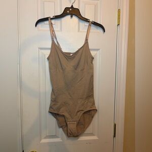 NWOT Beige Seamless Bodysuit for Women👩🏻Tummy Control Shapewear Sz XL